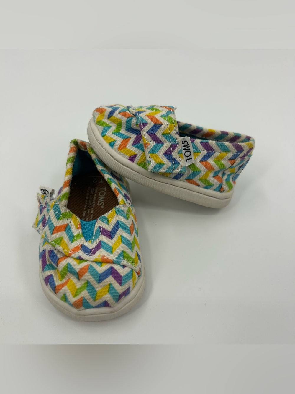 TOMS Kids Multicolor Chevron Slip-On Shoes T2